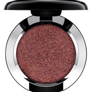 M.A.C Dazzleshadow extreme shadow